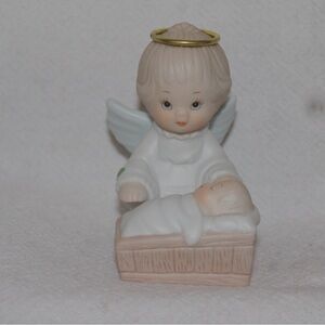 Enesco Vintage Holly Babes “Angel with baby” Christmas figurine by Morehead 1993